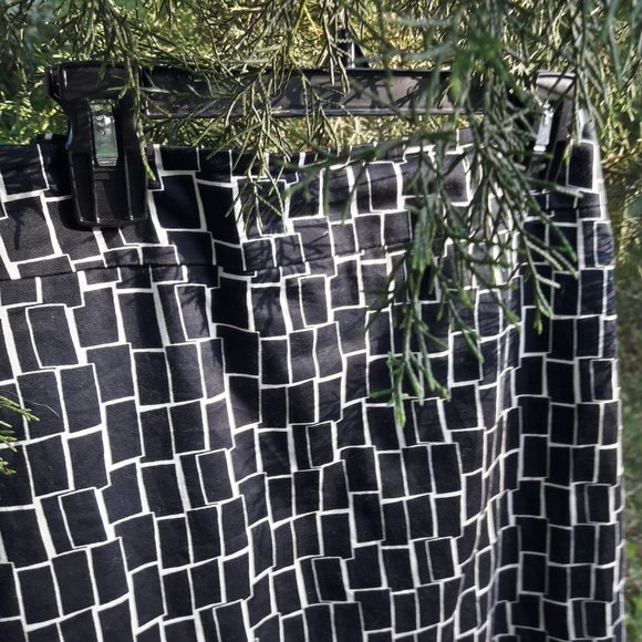 Black and White Skirts Pencil Skirt Ann Taylor 6 - Picture 6 of 6